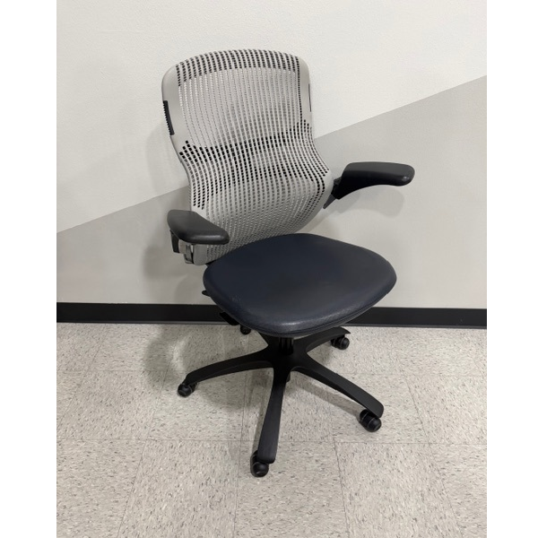 Used Knoll Generation - Navy - Main