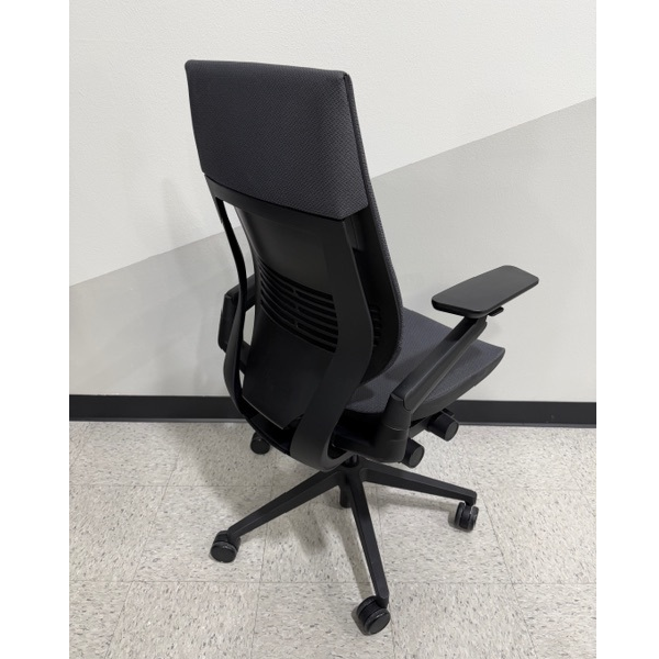 Used Steelcase Gesture - Right Used Steelcase Gesture - Right